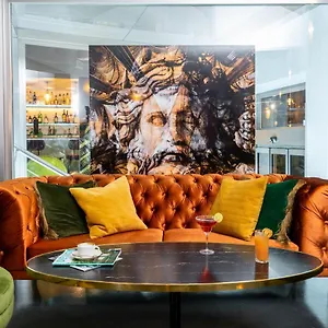 Leonardo Boutique Termini מלון